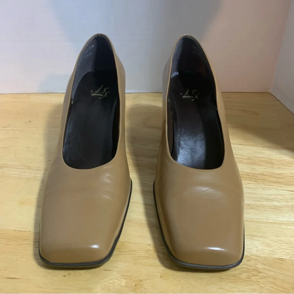 Life Stride Women's Erica Beige Heels/Comfort Footbed Size 8.5M Made‎ In Brazil